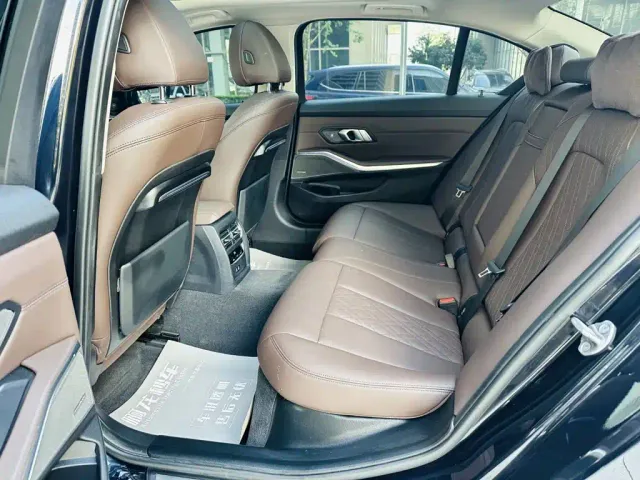 BMW 3 Series — Фото автомобиля 12