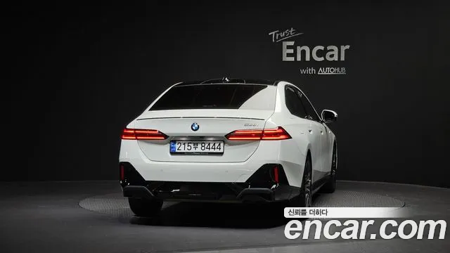 BMW 5-Series — Фото автомобиля 4