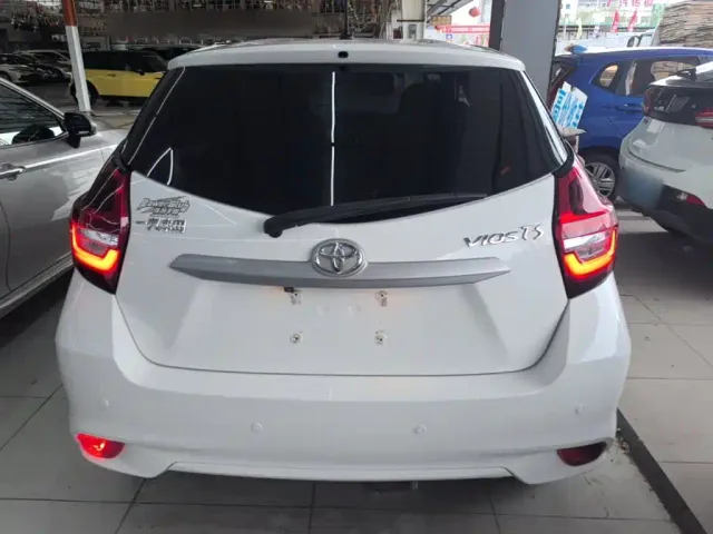 Toyota Vios FS — Фото автомобиля 5