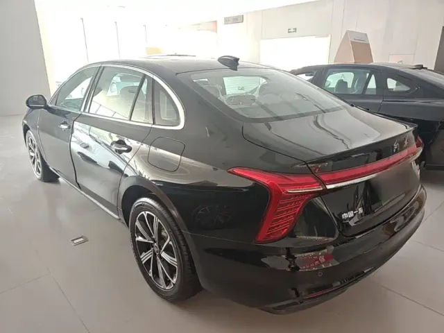 Hongqi H5 PHEV — Фото автомобиля 4