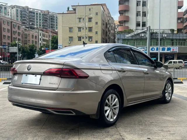 Volkswagen Bora — Фото автомобиля 4