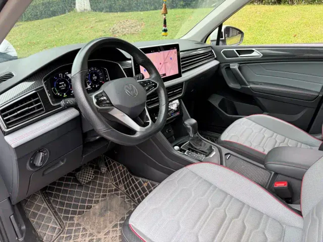 Volkswagen Tiguan L PHEV — Фото автомобиля 7