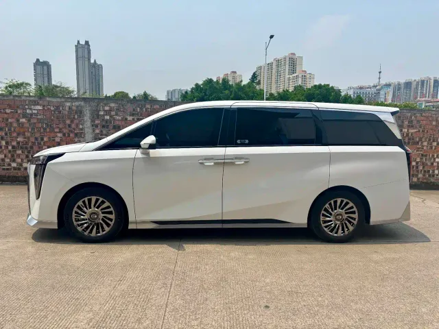 GAC Trumpchi M8 — Фото автомобиля 7