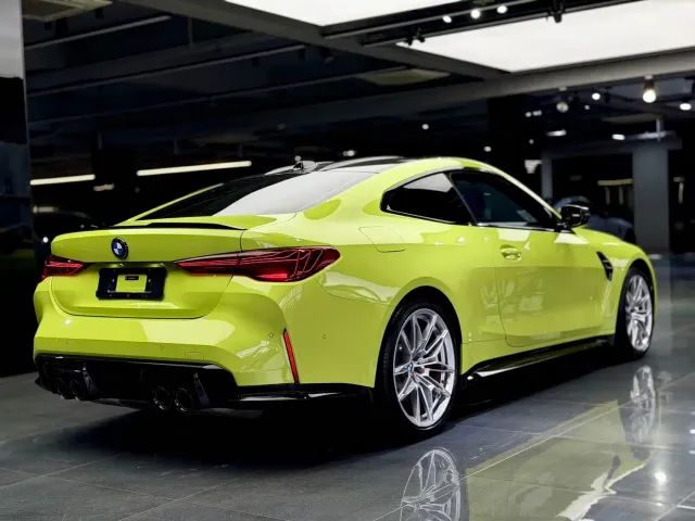 BMW M4 — Фото автомобиля 5