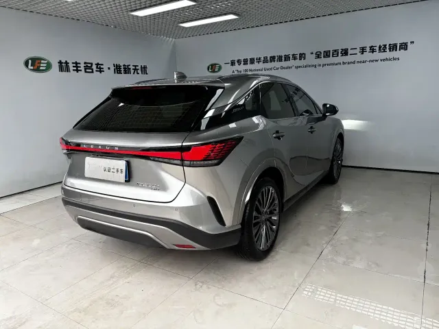 Lexus RX — Фото автомобиля 4