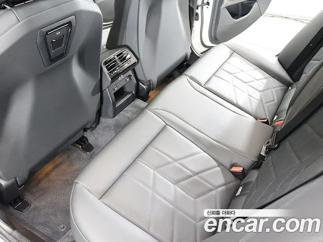 BMW 5 Series G60 — Фото автомобиля 14