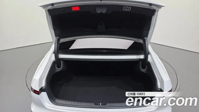 Hyundai Grandeur Grandeur (GN7) 2.5 Бензин 2WD — Фото автомобиля 29