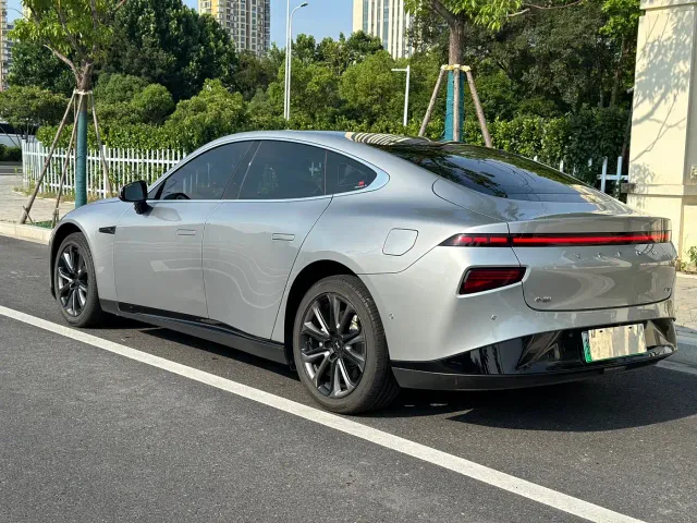 Xpeng P7 — Фото автомобиля 4