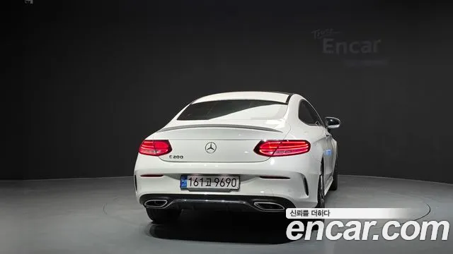 Mercedes-Benz C-Class — Фото автомобиля 4