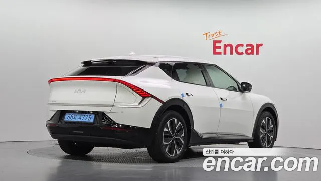 Kia EV6 — Фото автомобиля 2