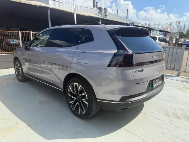 Volvo XC70 Plug-in Hybrid — Фото автомобиля 11