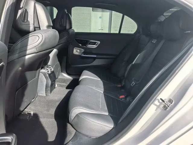 Mercedes-Benz C-Class — Фото автомобиля 16