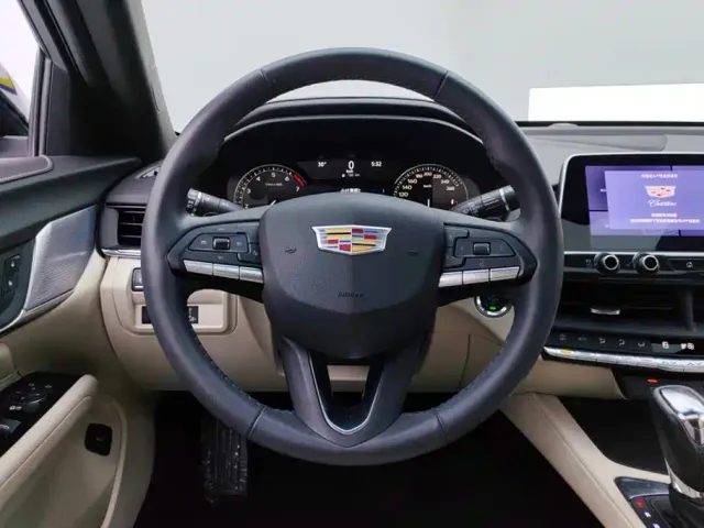 Cadillac CT4 — Фото автомобиля 15