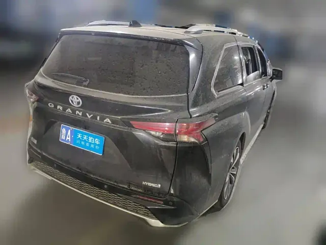 Toyota Granvia — Фото автомобиля 2