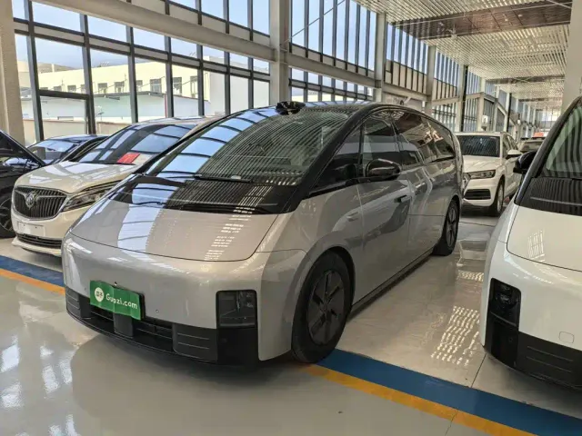 Фотография автомобиля — Li Auto MEGA
