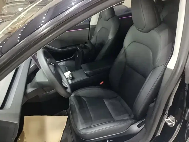 Tesla Model 3 — Фото автомобиля 14