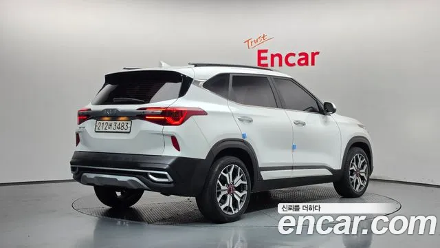 Kia Seltos — Фото автомобиля 2
