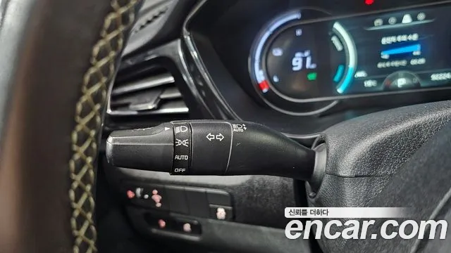 Kia Niro — Фото автомобиля 23