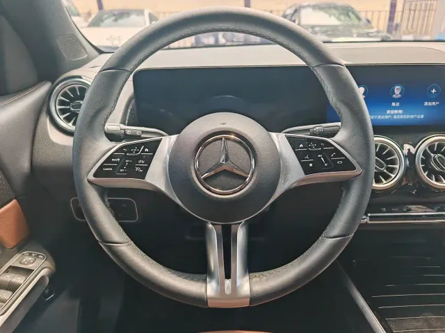 Mercedes-Benz GLB-Class — Фото автомобиля 13