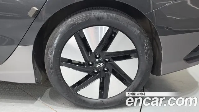 Hyundai Ioniq 6 — Фото автомобиля 21