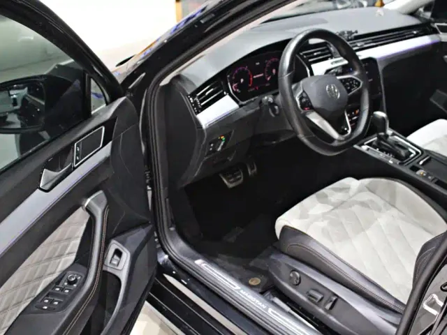 Volkswagen Magotan 2024 2 Million Units Public Sharing Edition 330TSI DSG Luxury — Фото автомобиля 4