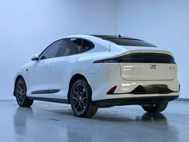 IM Motors LS6 — Фото автомобиля 13