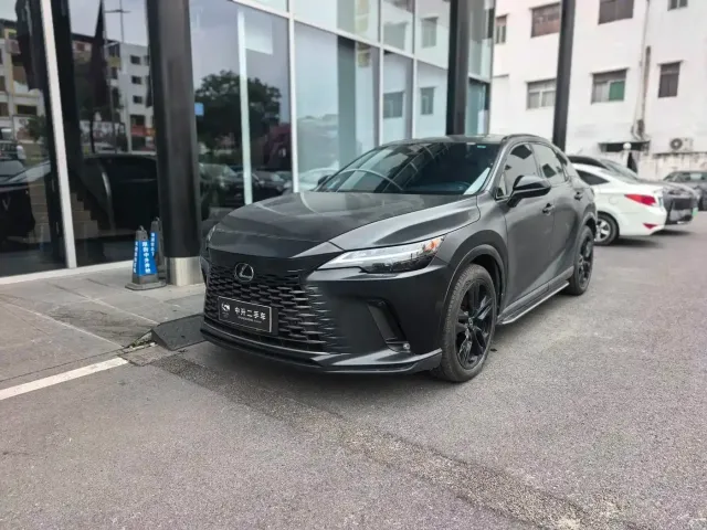 Фотография автомобиля — Lexus RX