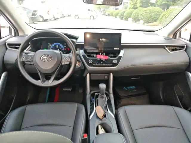 Toyota Corolla Cross 2024 2.0L Smart Hybrid Dual Engine Pioneer Edition — Фото автомобиля 9