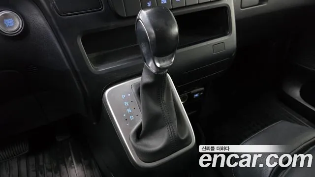 Hyundai Staria Staria 4WD Tourer 11 мест — Фото автомобиля 9