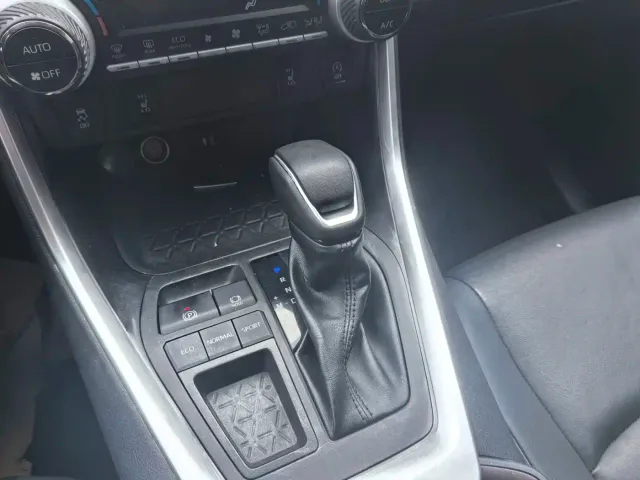 Toyota RAV4 — Фото автомобиля 18