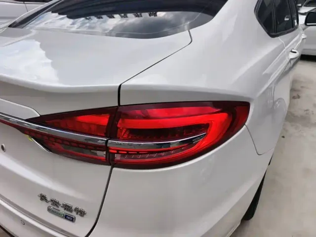 Ford Mondeo — Фото автомобиля 7
