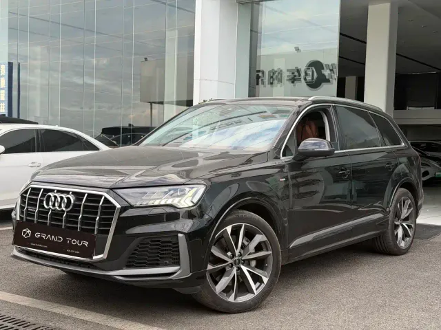 Фотография автомобиля — Audi Q7