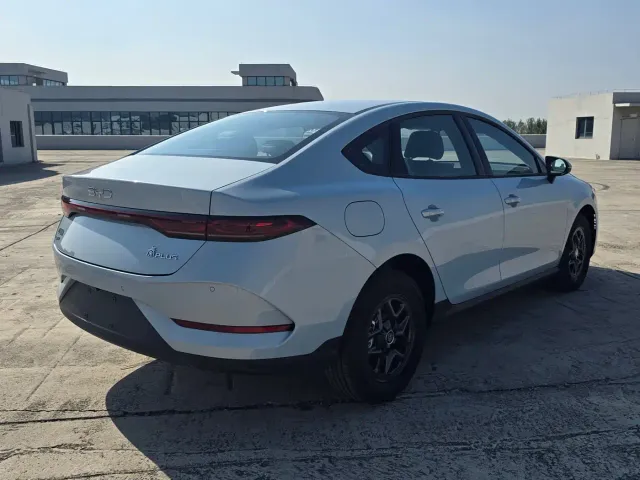 BYD Qin PLUS — Фото автомобиля 7