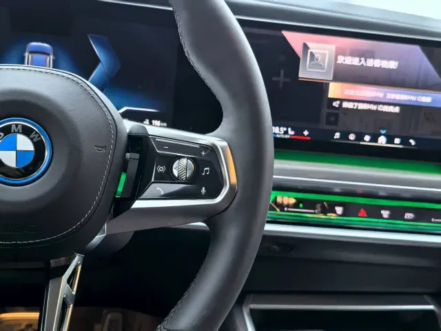BMW i7 — Фото автомобиля 16