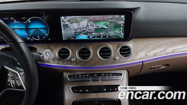 Mercedes-Benz E-Class — Фото автомобиля 14
