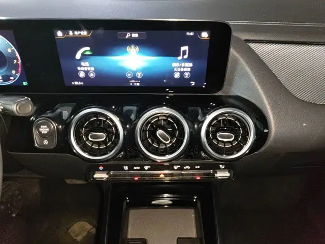 Mercedes-Benz GLA-Class — Фото автомобиля 17