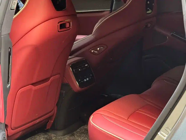 Denza Z9GT — Фото автомобиля 6