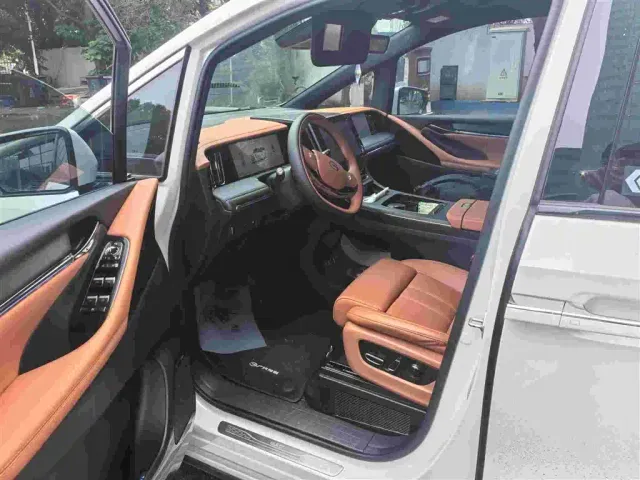 GAC Trumpchi Xiangwang M8 — Фото автомобиля 7