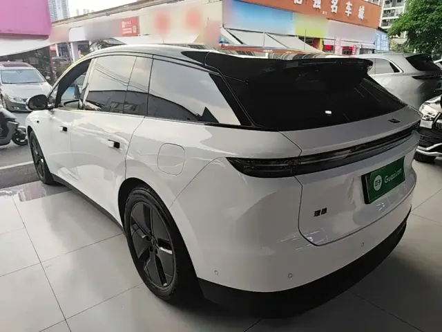 Li Auto Li Auto i6 2025 2WD Base Model — Фото автомобиля 4