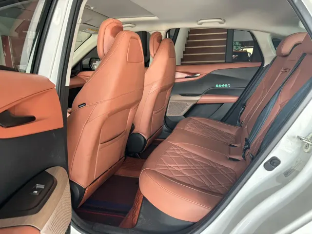 Changan Qiyuan A05 — Фото автомобиля 6