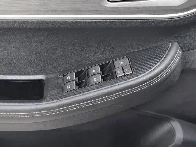 Forthing Fengxing SX6 — Фото автомобиля 9