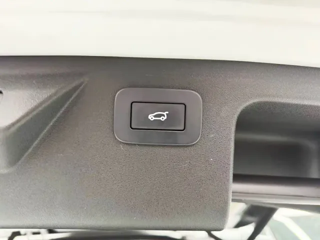 Land Rover Discovery Sport — Фото автомобиля 20
