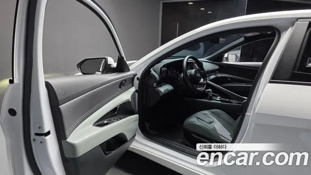 Hyundai Avante CN7 — Фото автомобиля 10