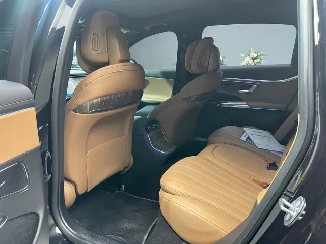Mercedes-Benz E-Class — Фото автомобиля 21