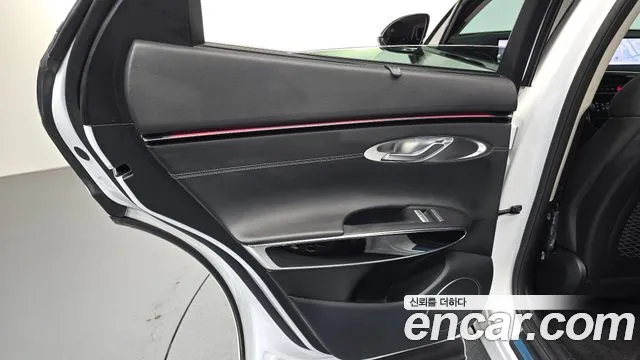 Genesis GV70 2.5T Бензин 2WD — Фото автомобиля 25