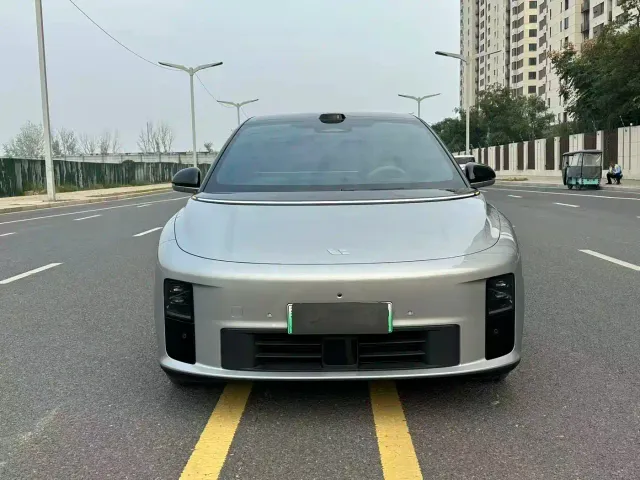 Li Auto i6 — Фото автомобиля 2