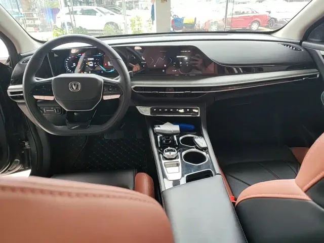 Changan Eado — Фото автомобиля 9