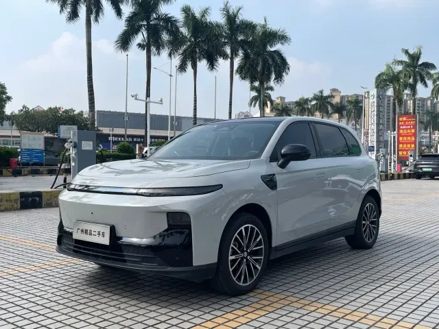 Leapmotor B10 — Фото автомобиля 2