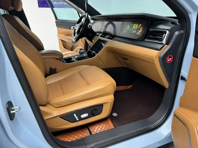 Li Auto ONE — Фото автомобиля 13