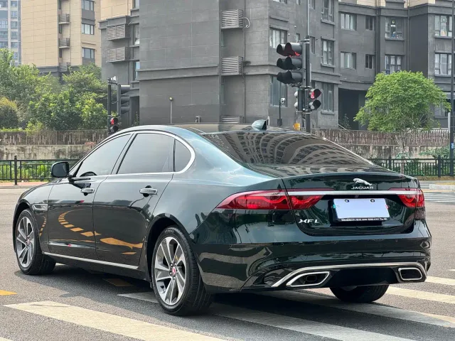 Jaguar XFL — Фото автомобиля 11